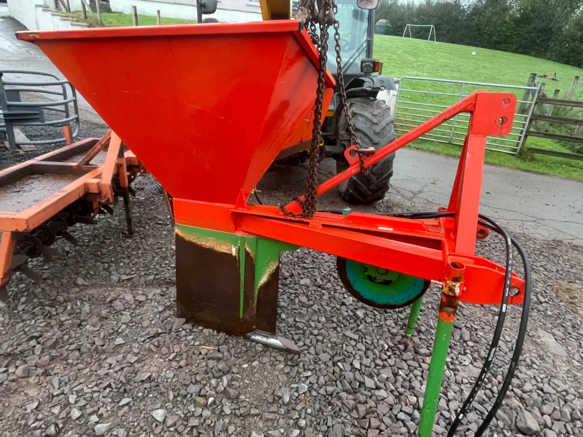 Gravel tunneller - Image 1
