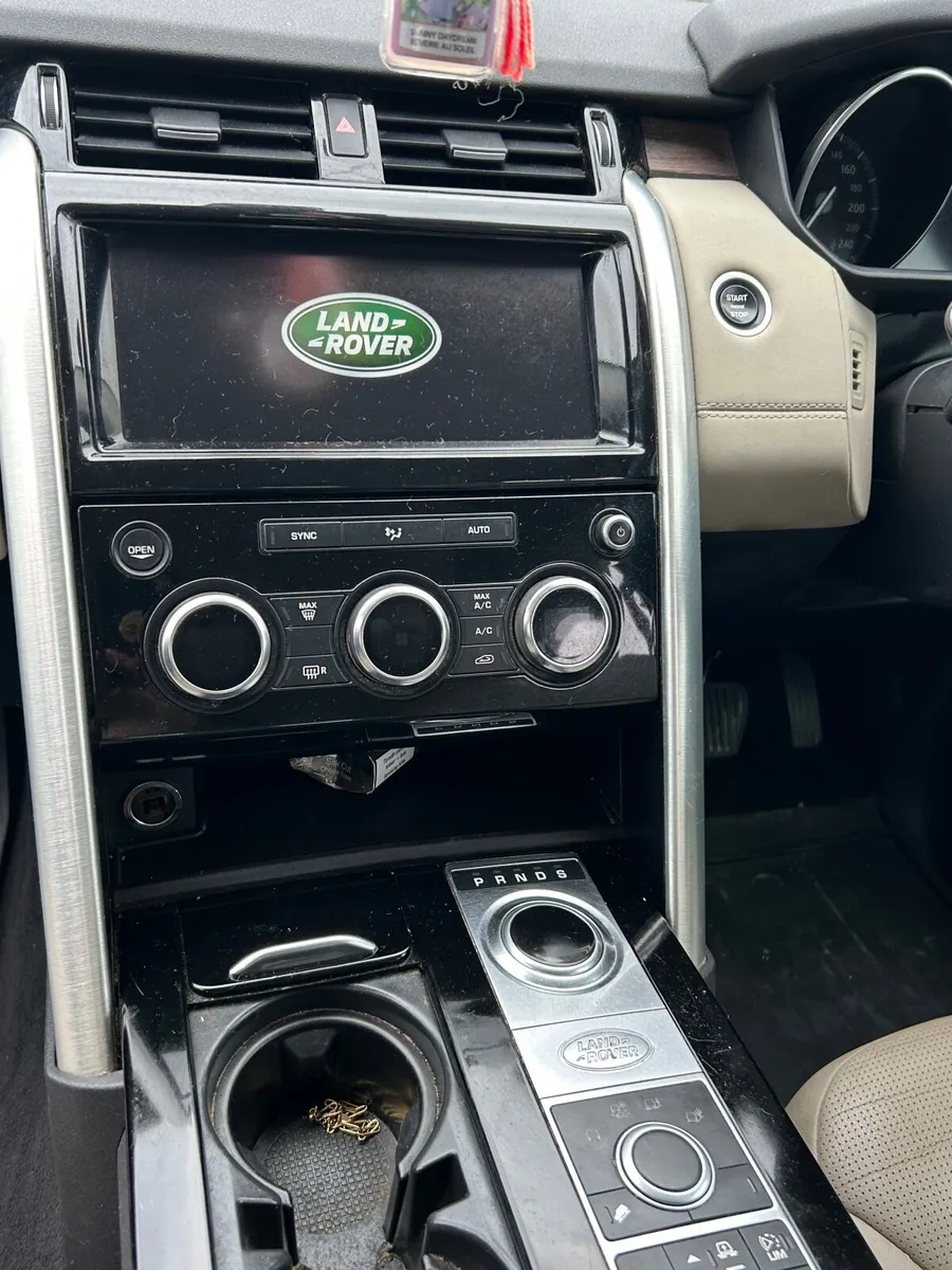 Land Rover Discovery 2017 - Image 4