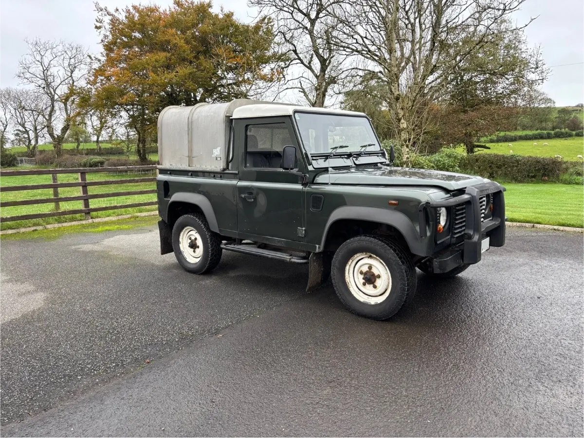 Land Rover Defender 90 TD5 - Image 1