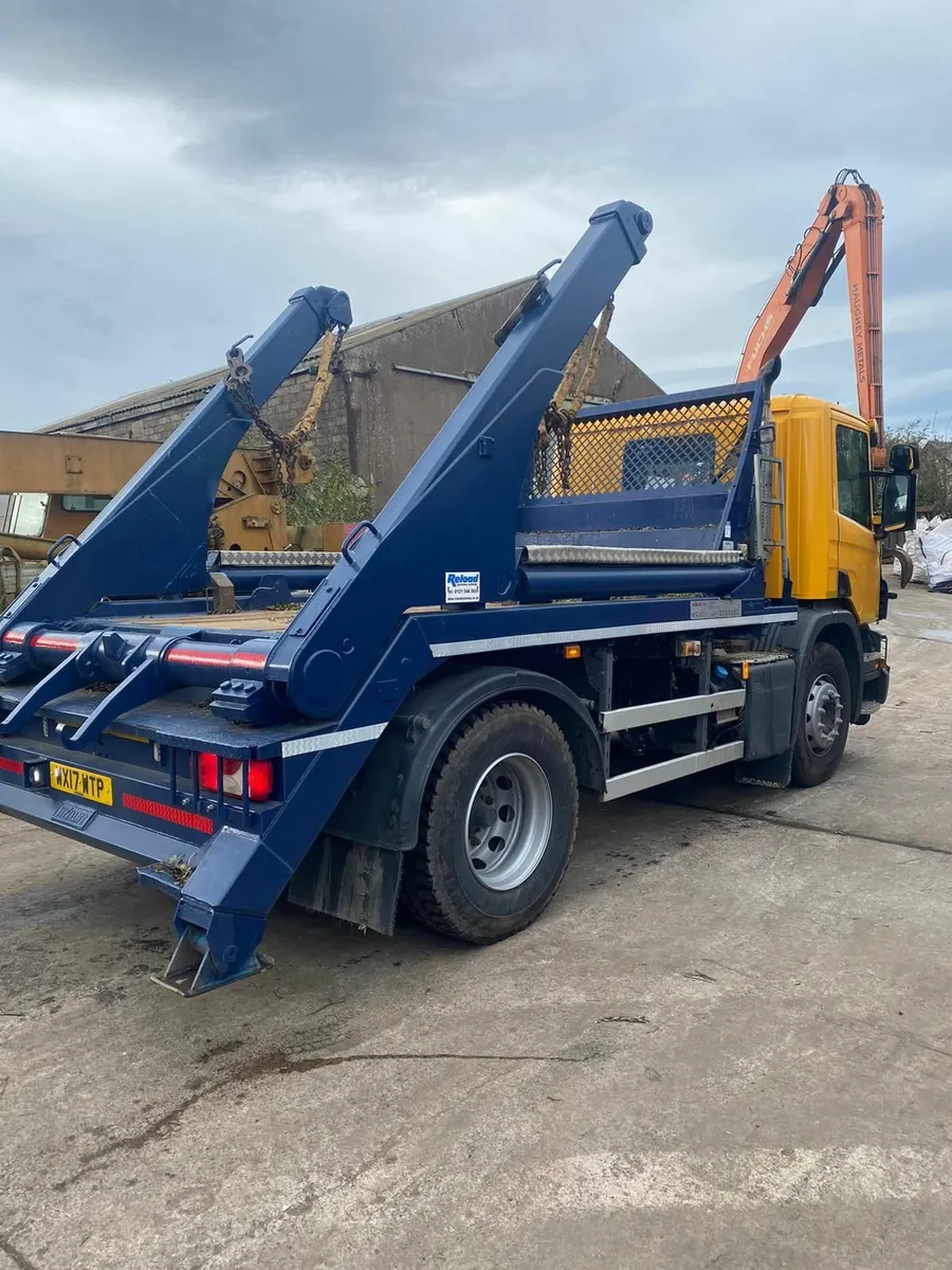 2017 Scania P250 Skip Loader - Image 3