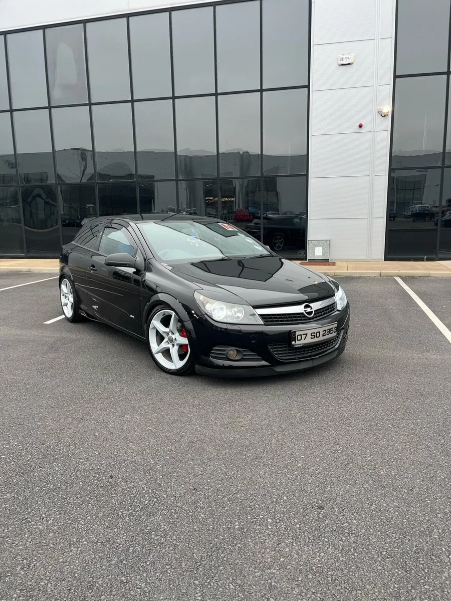 Opel Astra H VERY LOW MILES NEW NCT - Image 1