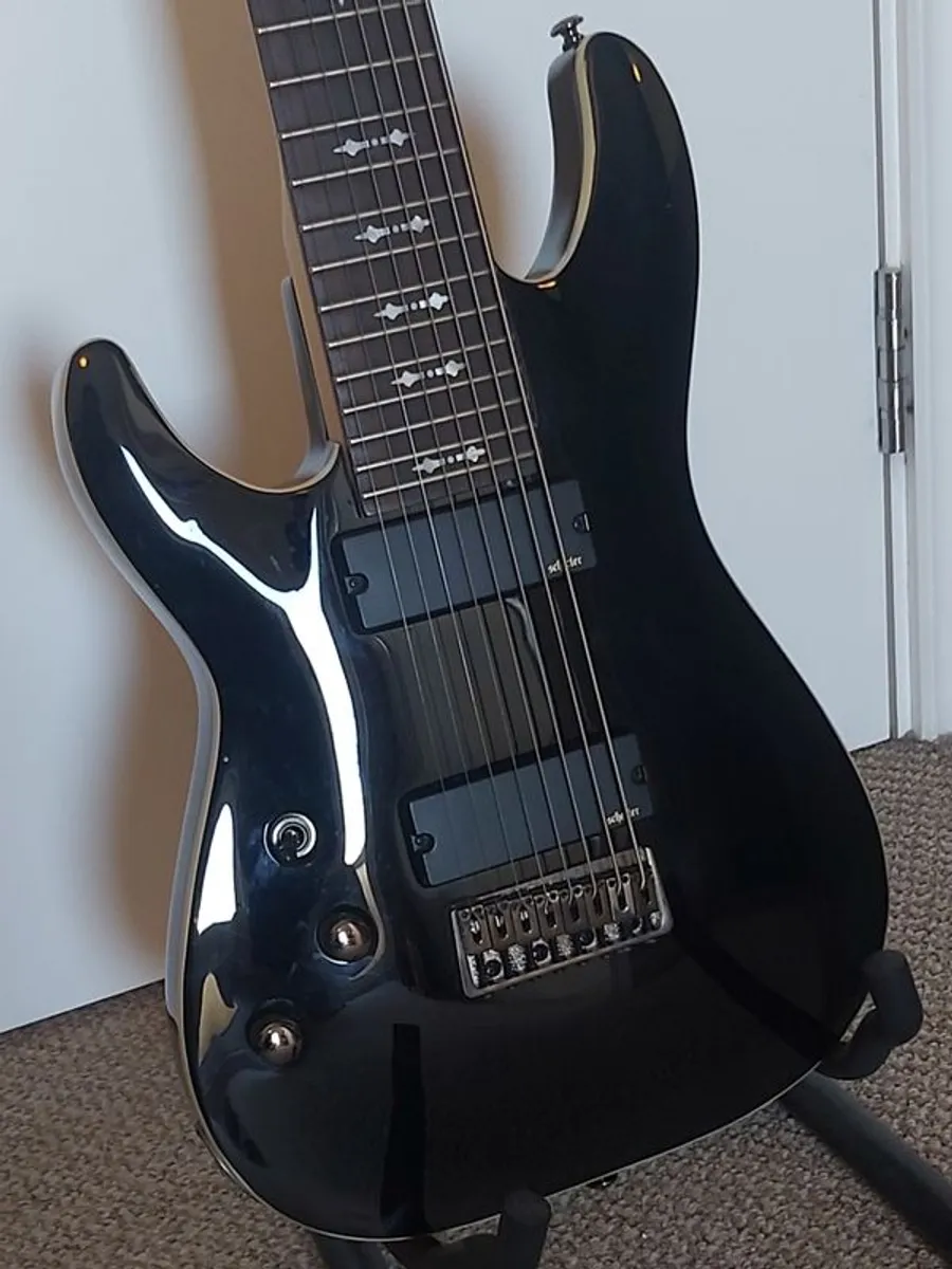 Schecter Omen 8 - Left Handed - Image 1