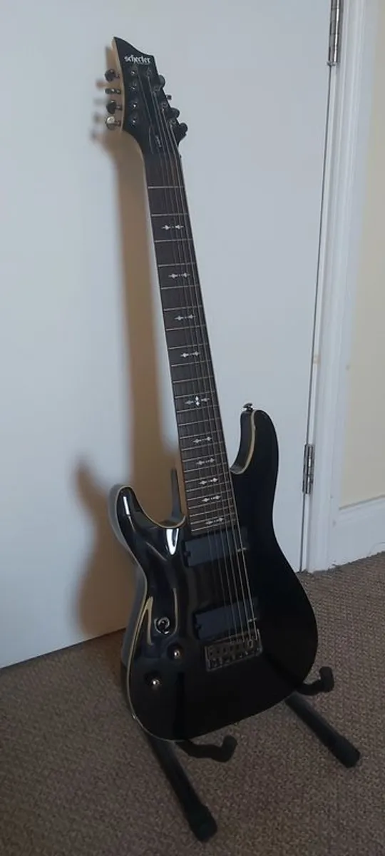 Schecter Omen 8 - Left Handed - Image 2