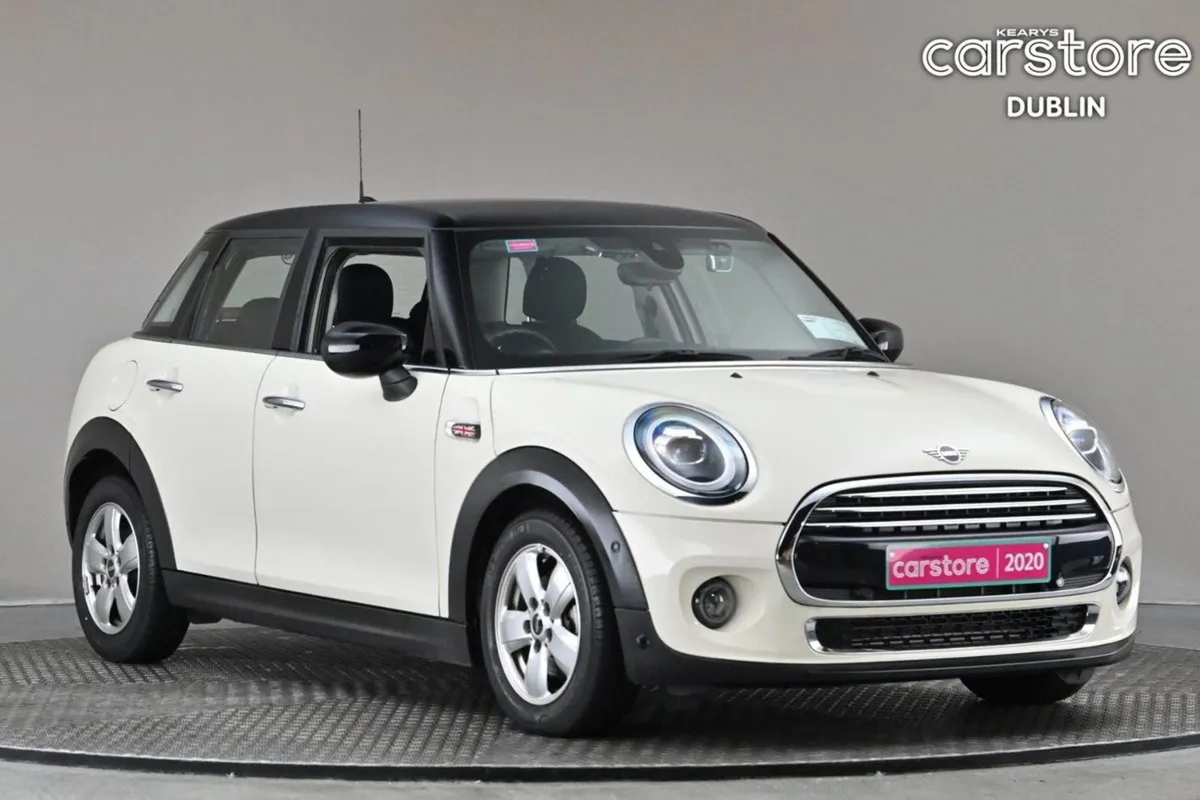 MINI Cooper 1.5 Cooper Auto 5DR  bi-tone Roof rev - Image 1
