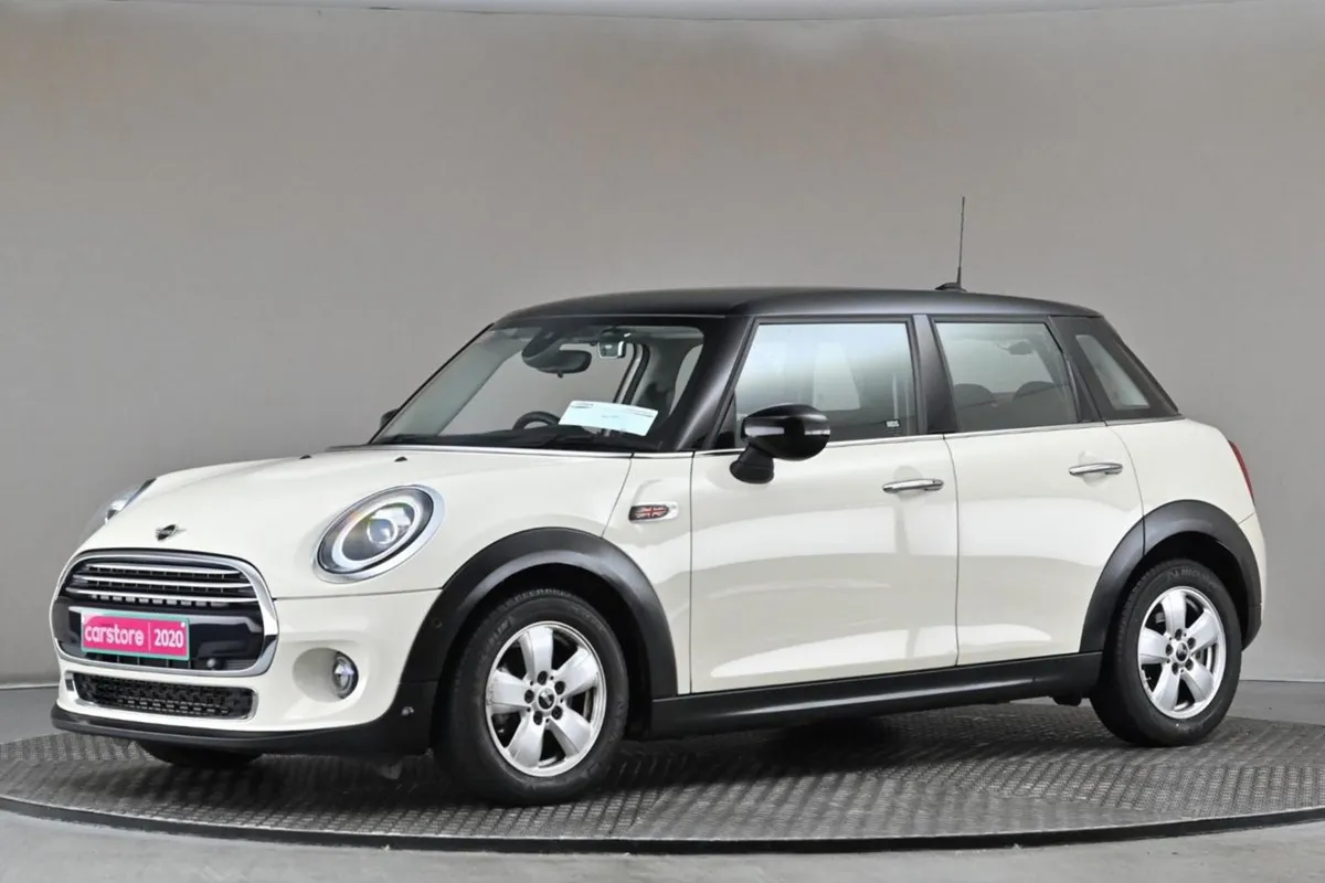 MINI Cooper 1.5 Cooper Auto 5DR  bi-tone Roof rev - Image 4