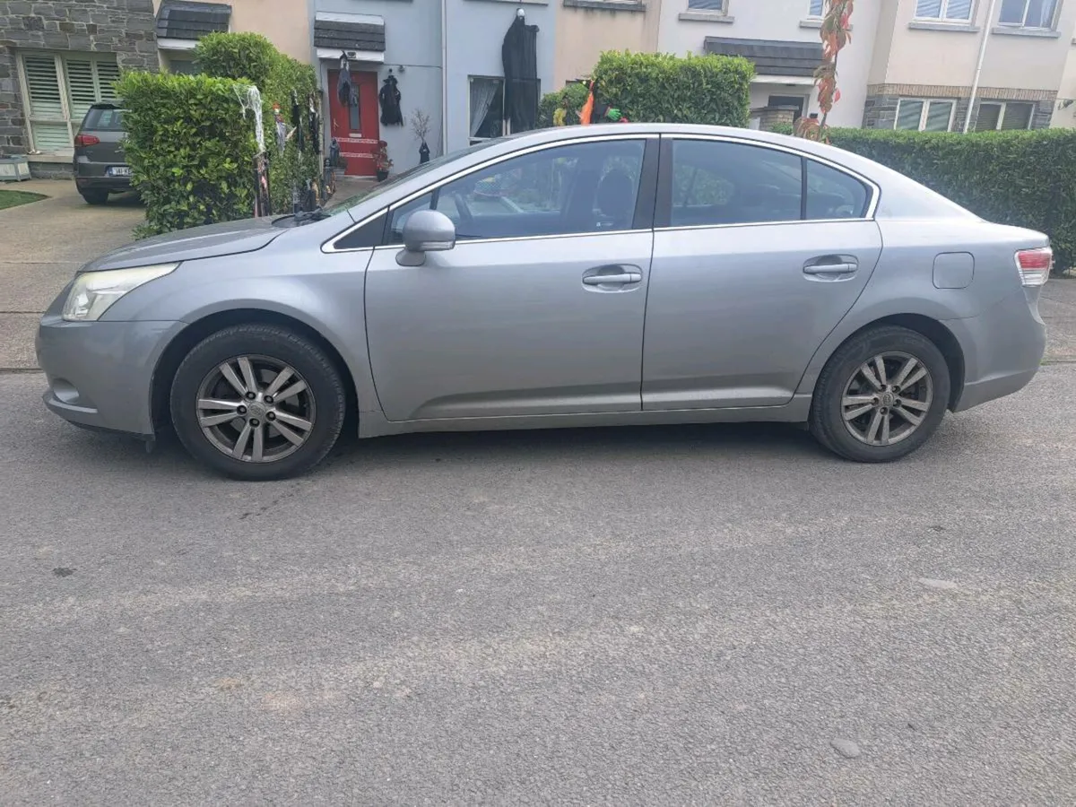 2010 Toyota Avensis Aura - Image 4