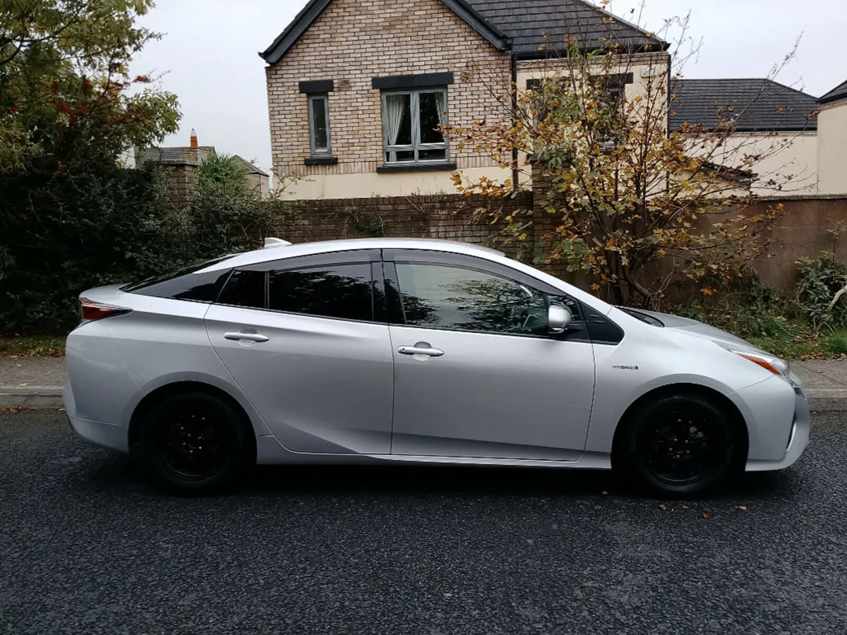 Toyota Prius Daa-zvw50 5DR Auto - Image 2