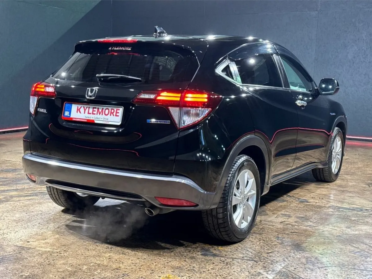 Honda Vezel 1.5 HYBRID - CRUISE CONTROL - REVERSE - Image 4