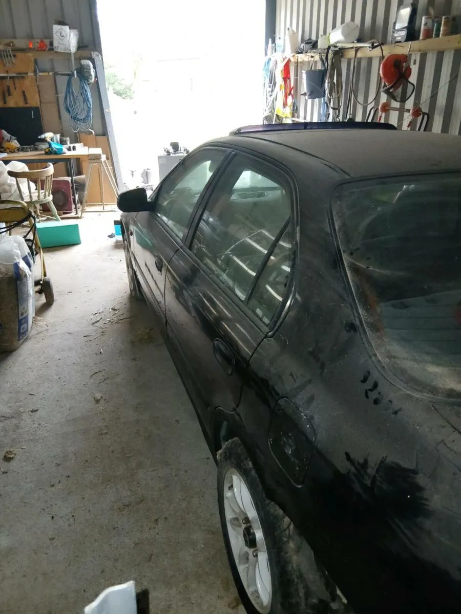 Honda Civic 1.4i saloon - Image 1