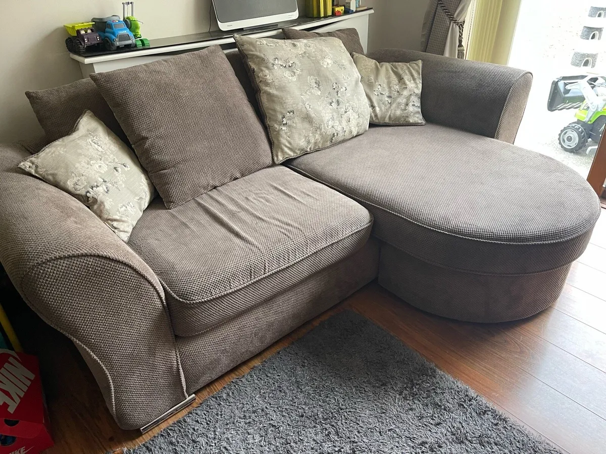 L-shaped sofa - Image 1