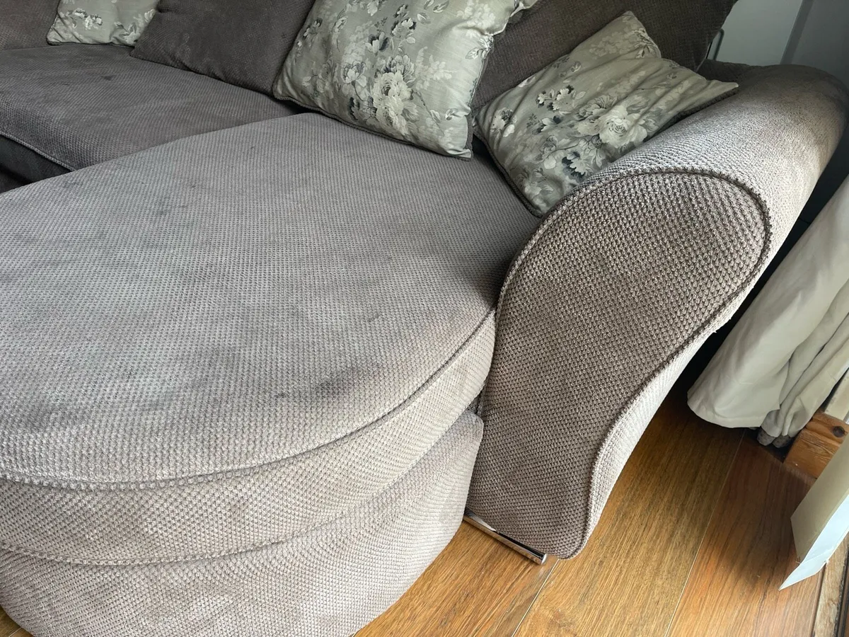 L-shaped sofa - Image 3
