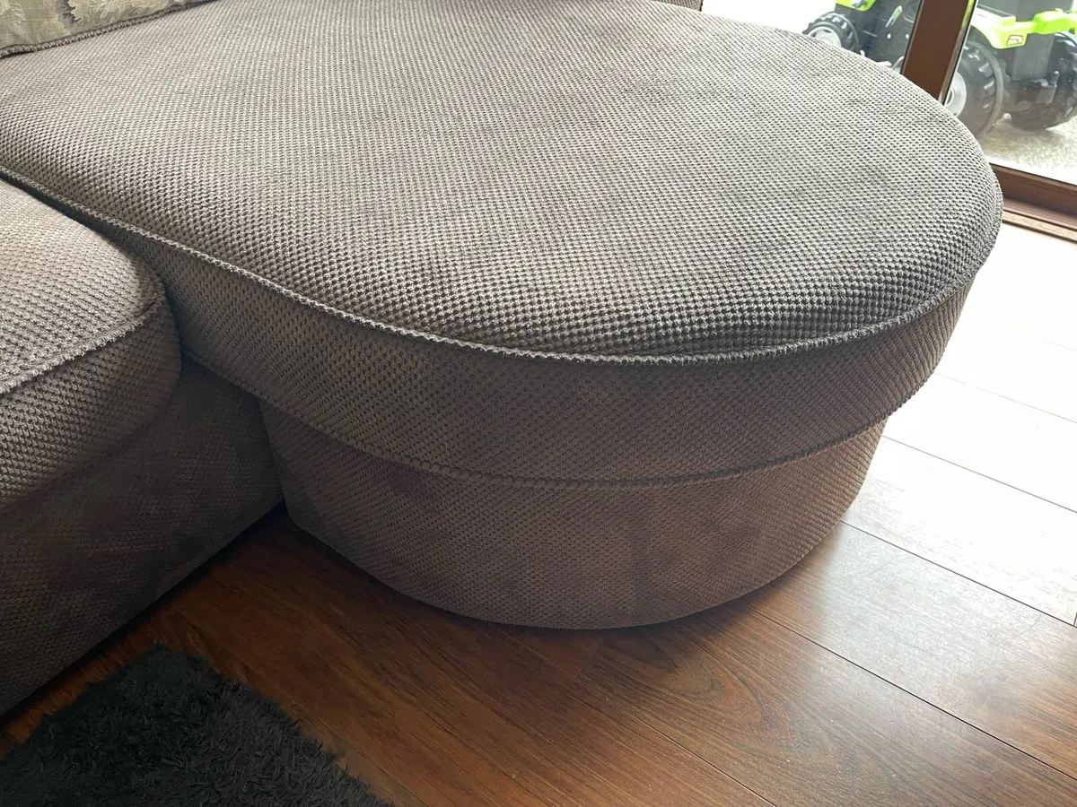 L-shaped sofa - Image 4