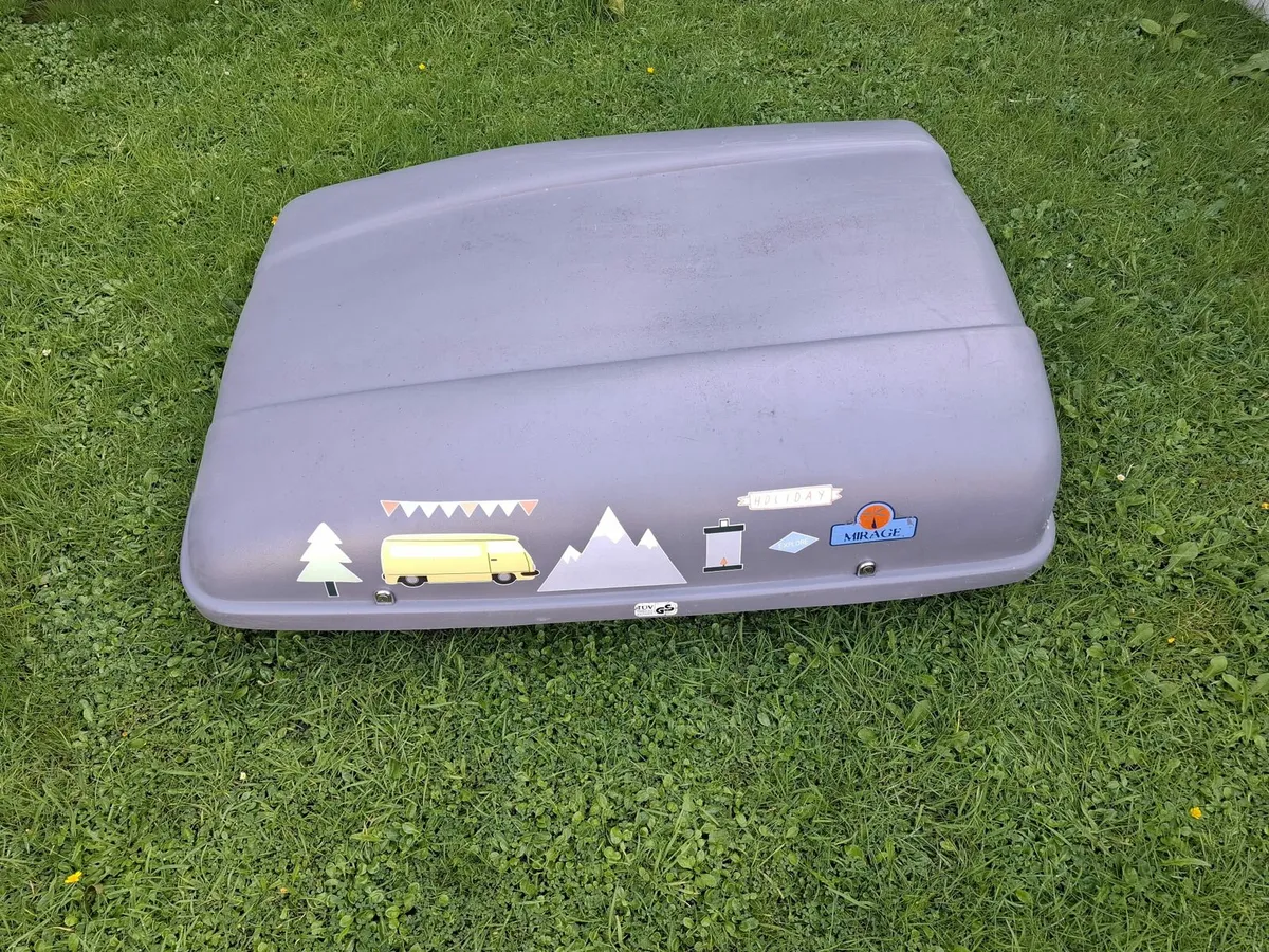 Roof box - Priced to sell