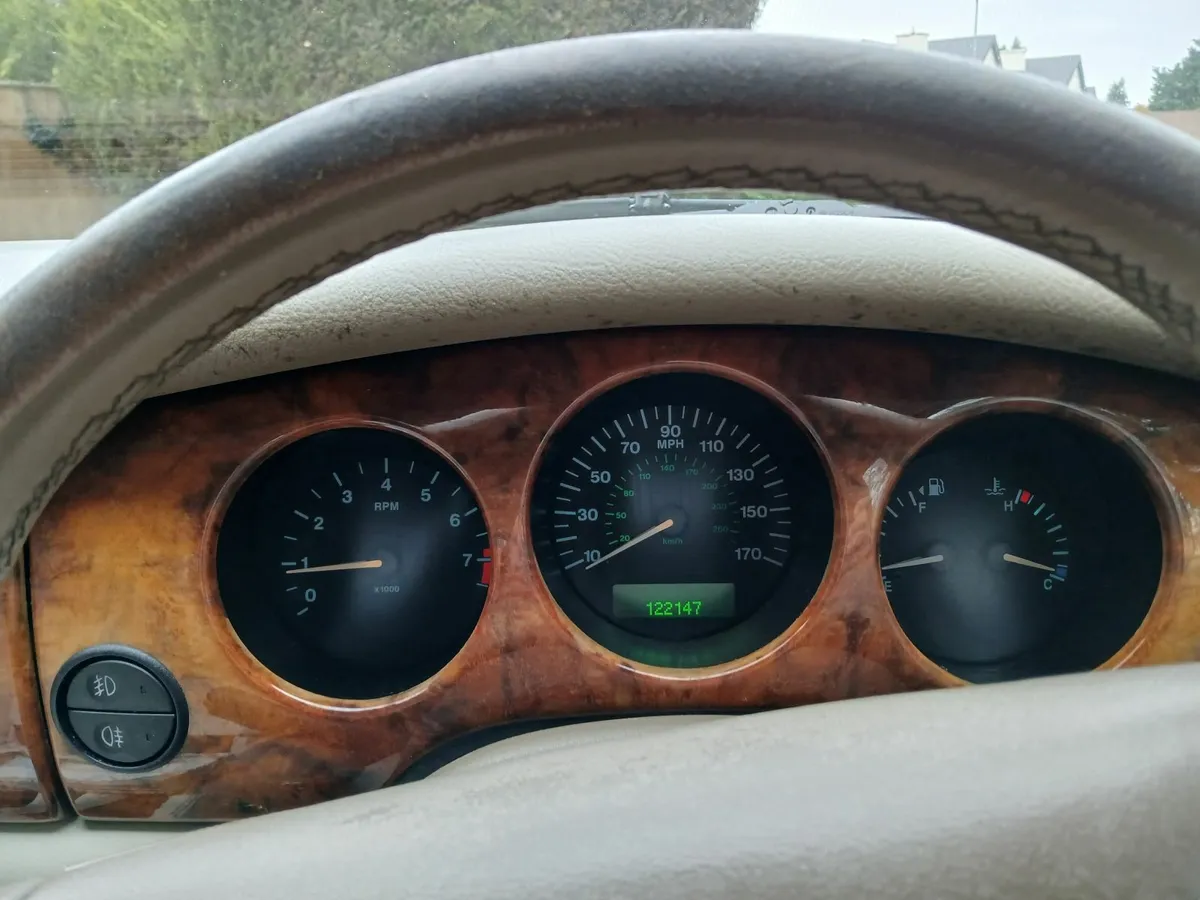 Jaguar 4.0 sovereign v8 automatic - Image 3