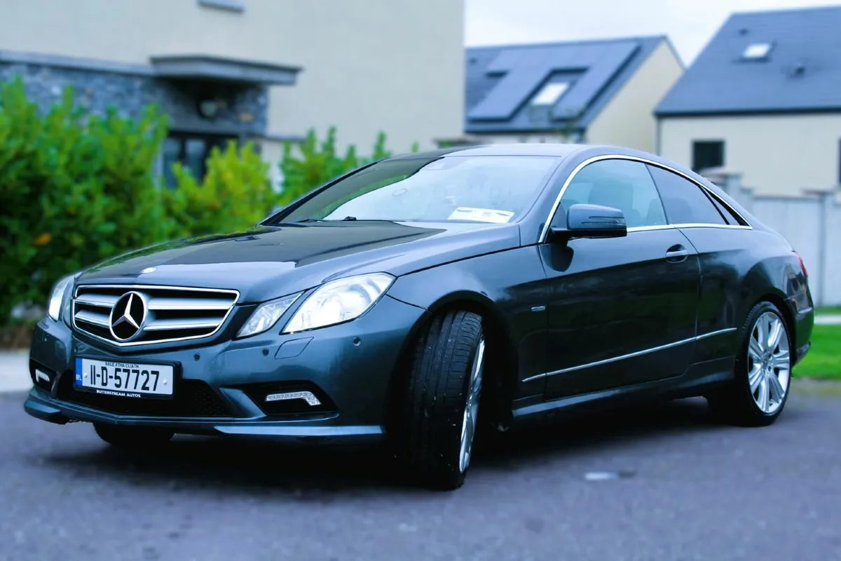Mercedes E-Class 2011 E220 cdi AMG Sport AUTO - Image 2