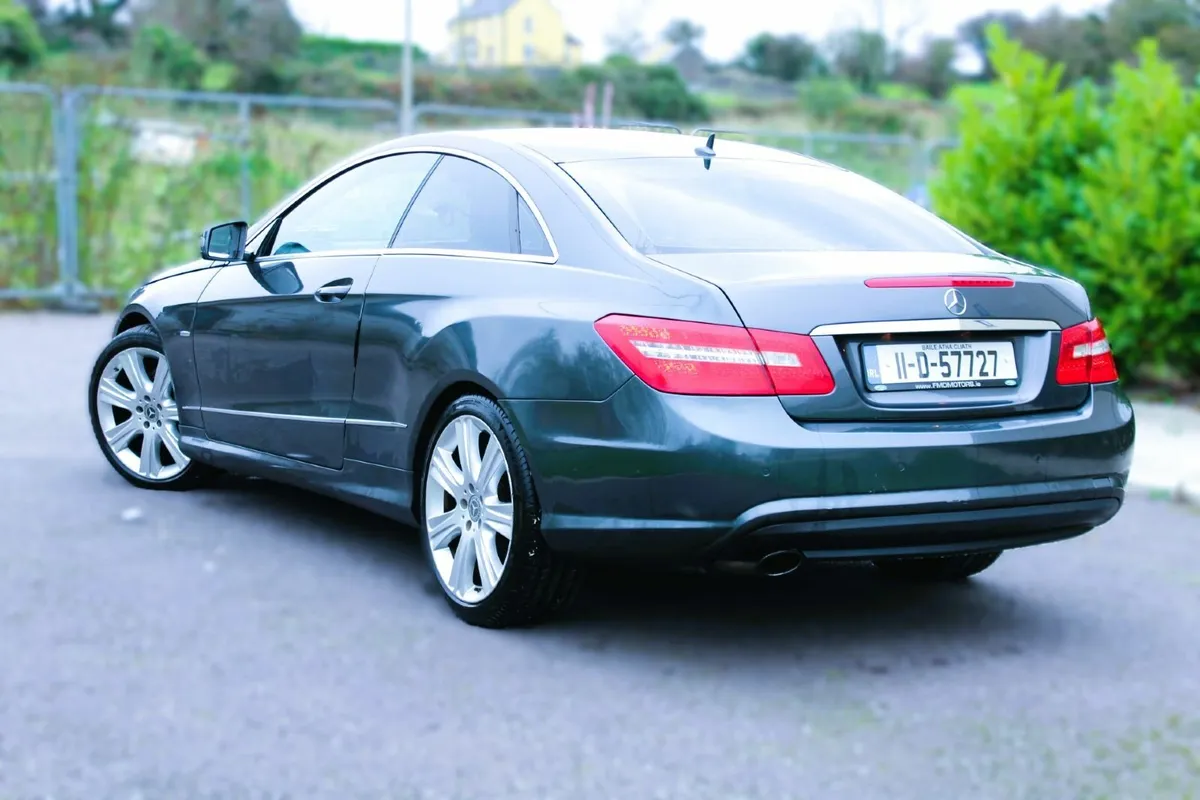 Mercedes E-Class 2011 E220 cdi AMG Sport AUTO - Image 3
