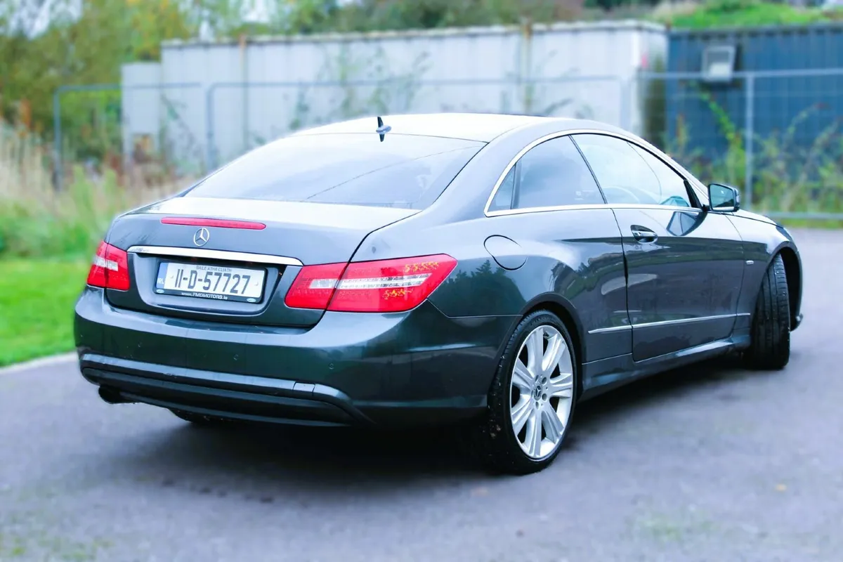 Mercedes E-Class 2011 E220 cdi AMG Sport AUTO - Image 4