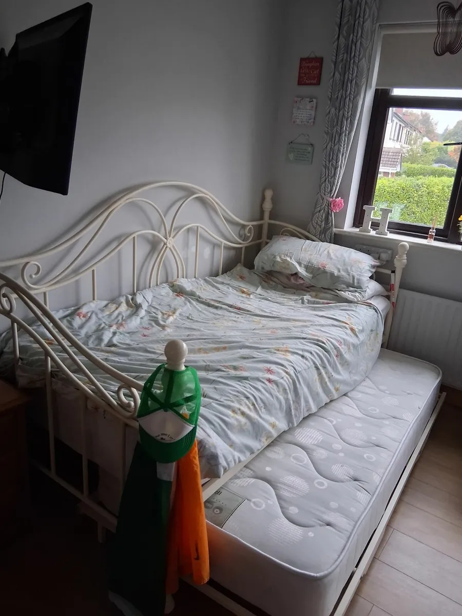Single bed with trundle - Image 2