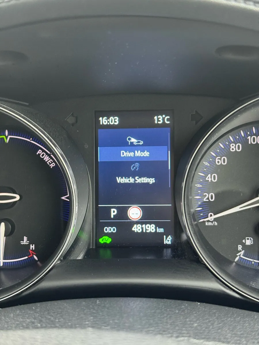 TOYOTA CHR - Sport - Image 4