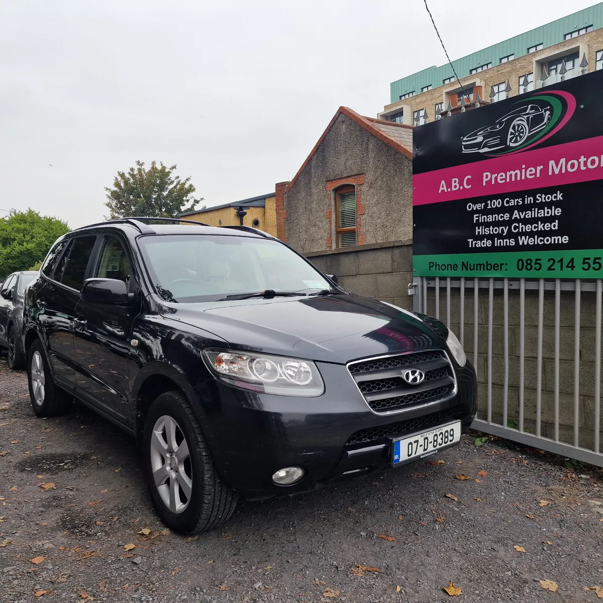 Hyundai Santa Fe 7 Seater 4 WD - Image 1
