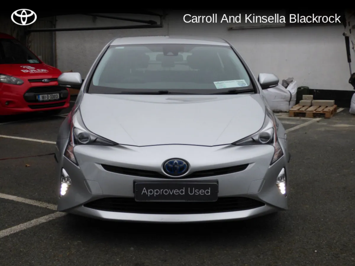 Toyota Prius Hybrid Luxury - Image 3