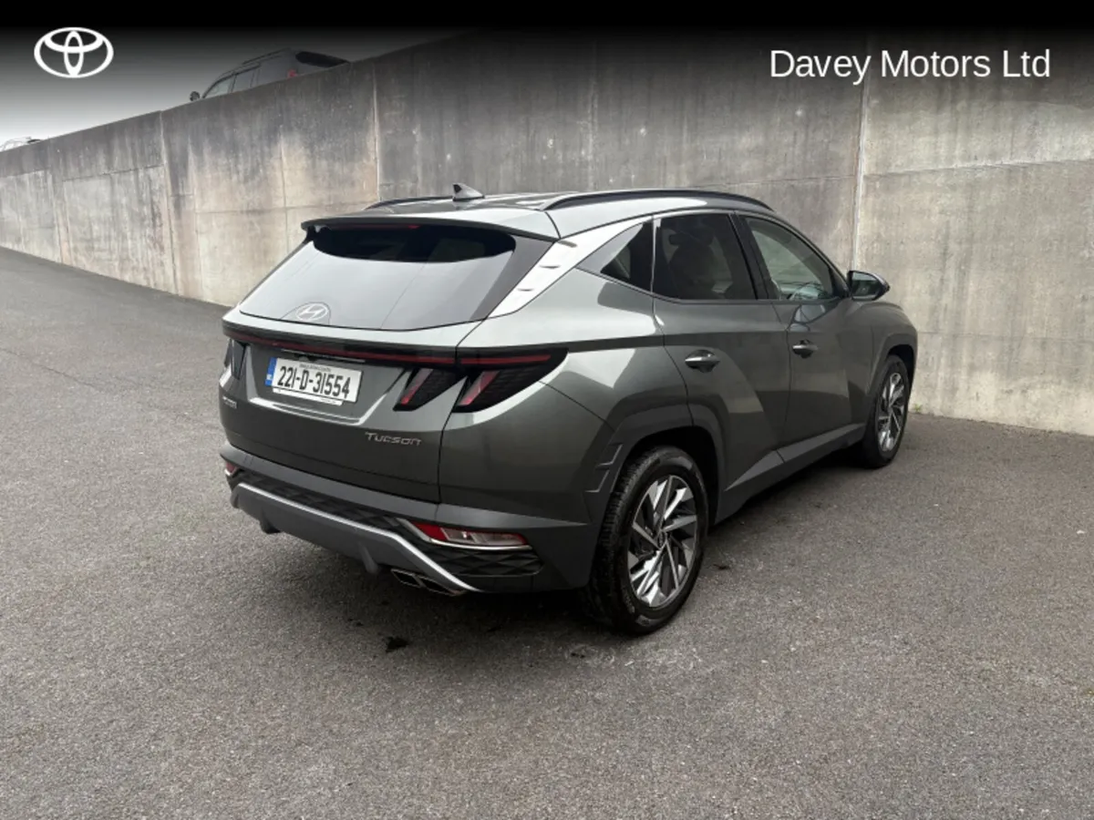 Hyundai Tucson IX35 EXECUTIVE PLUS DIESEL 5 5DR - Image 2
