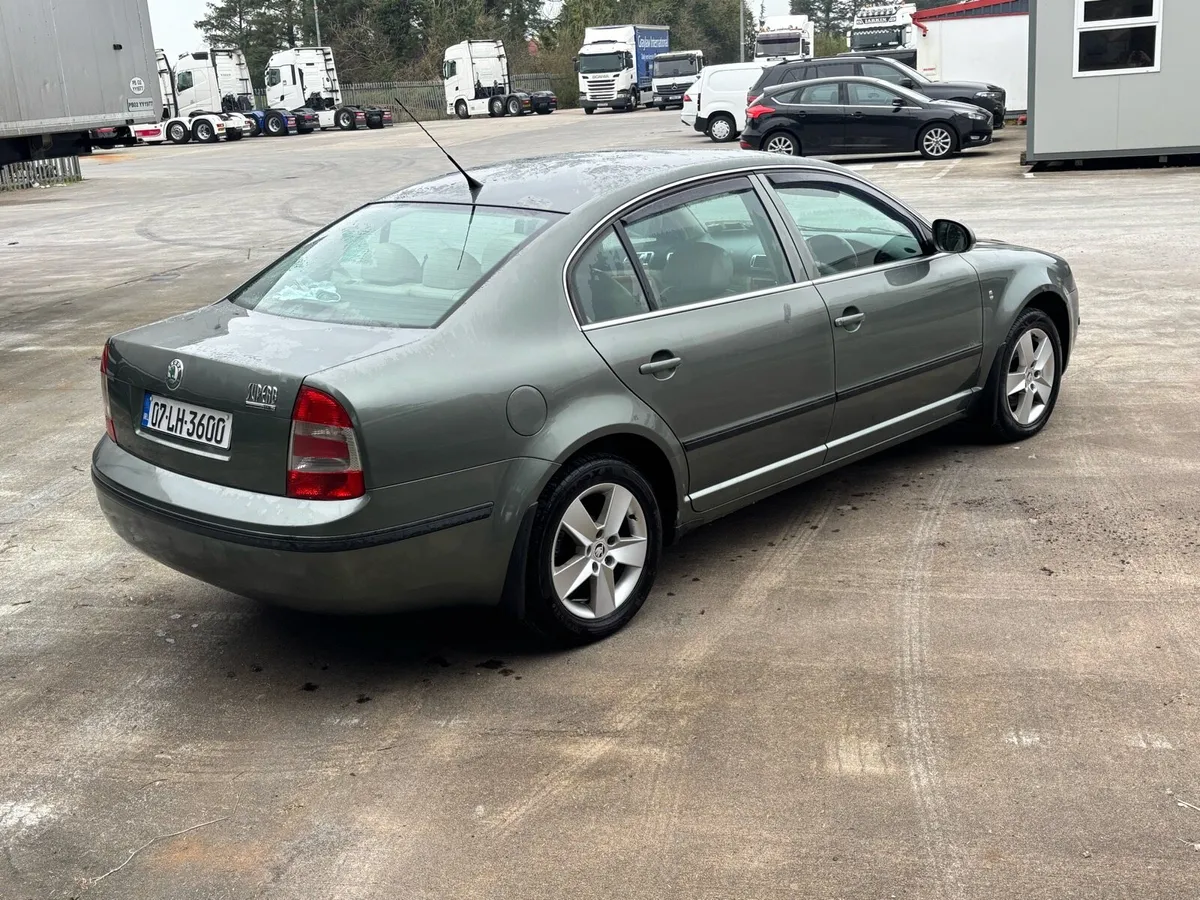 Skoda superb - Image 3