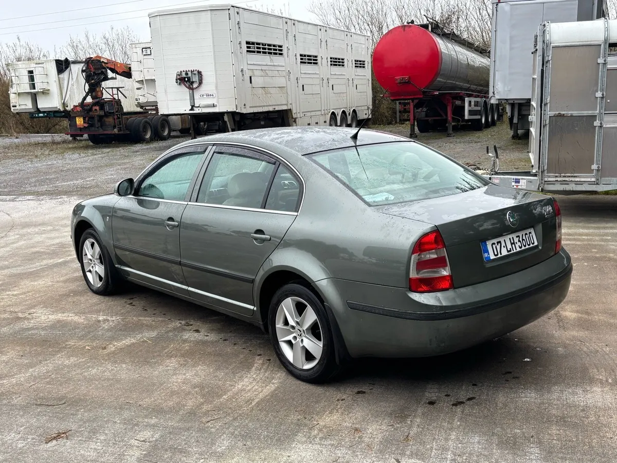 Skoda superb - Image 4