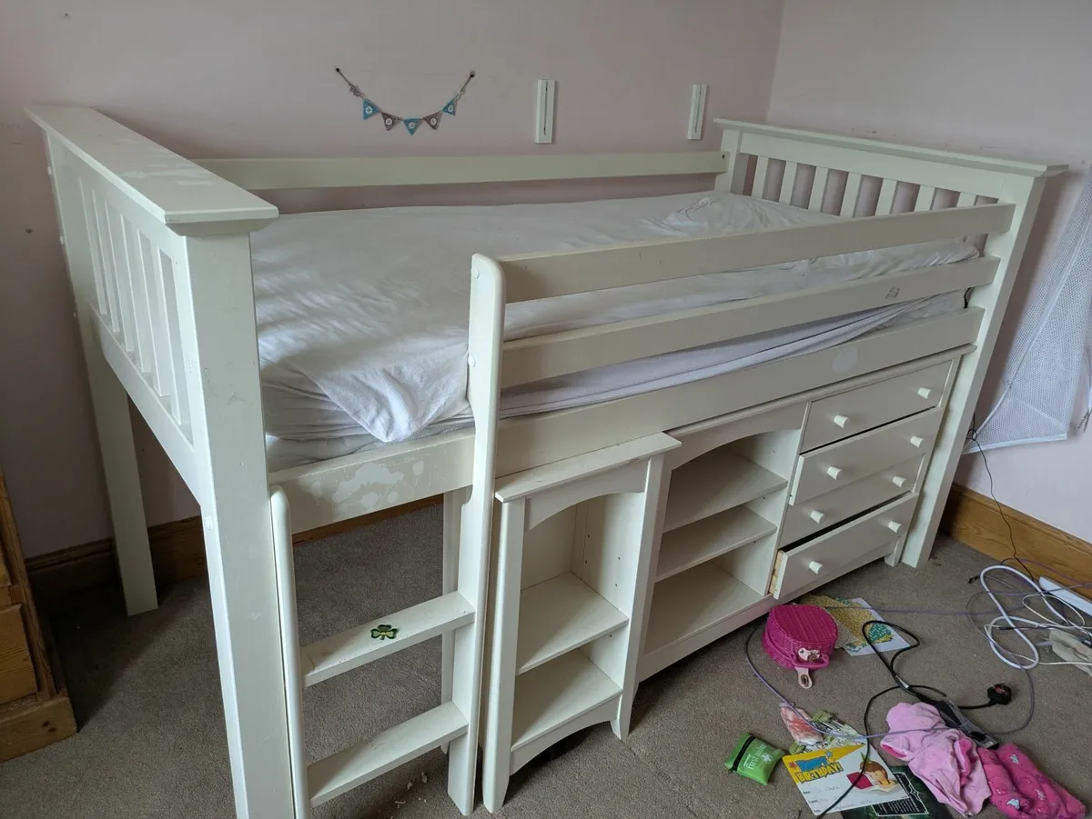 Childs bed - Image 1