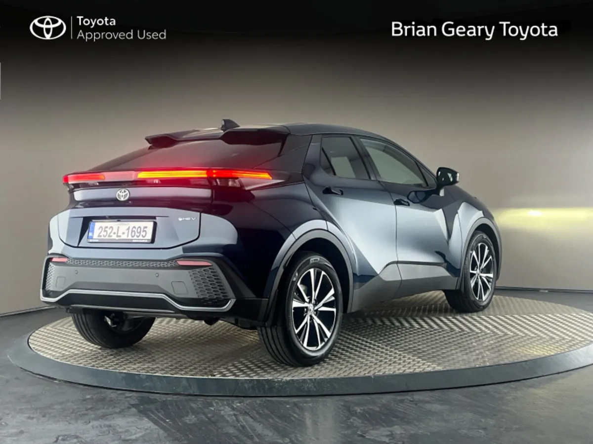 Toyota C-HR HYBRID SPORT - Image 2