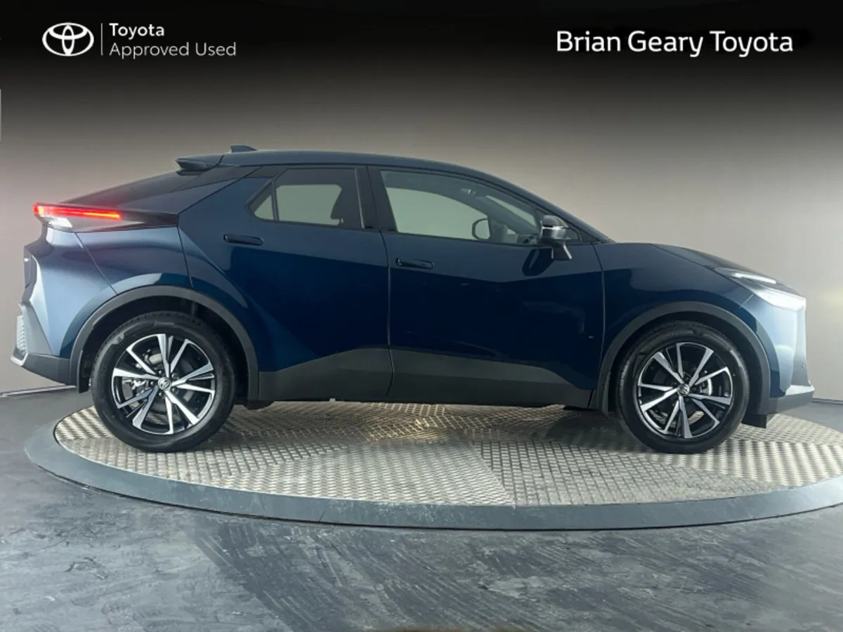 Toyota C-HR HYBRID SPORT - Image 3