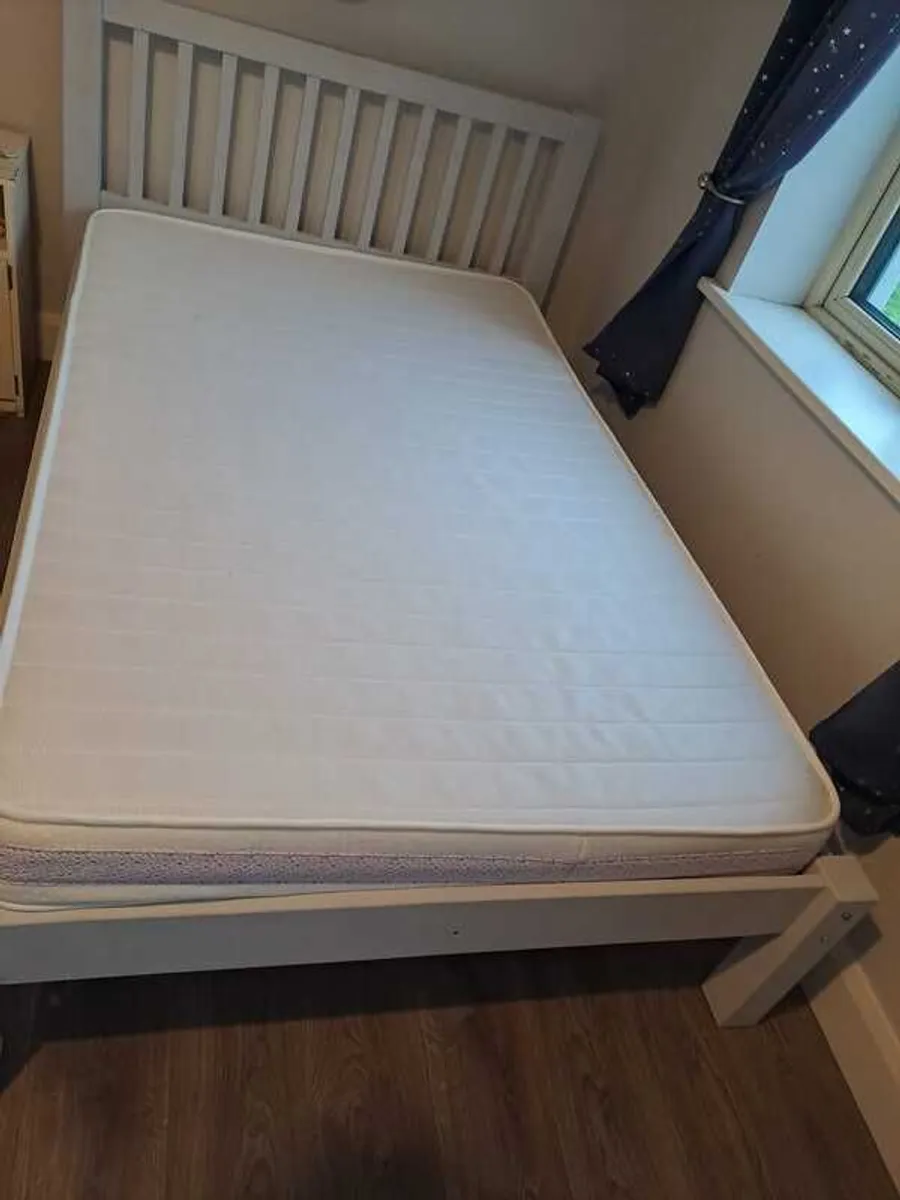 Double bed - Image 1