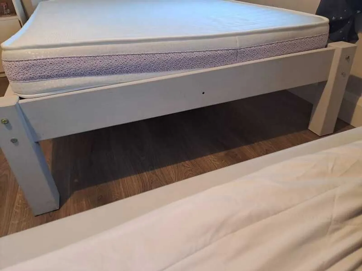 Double bed - Image 2