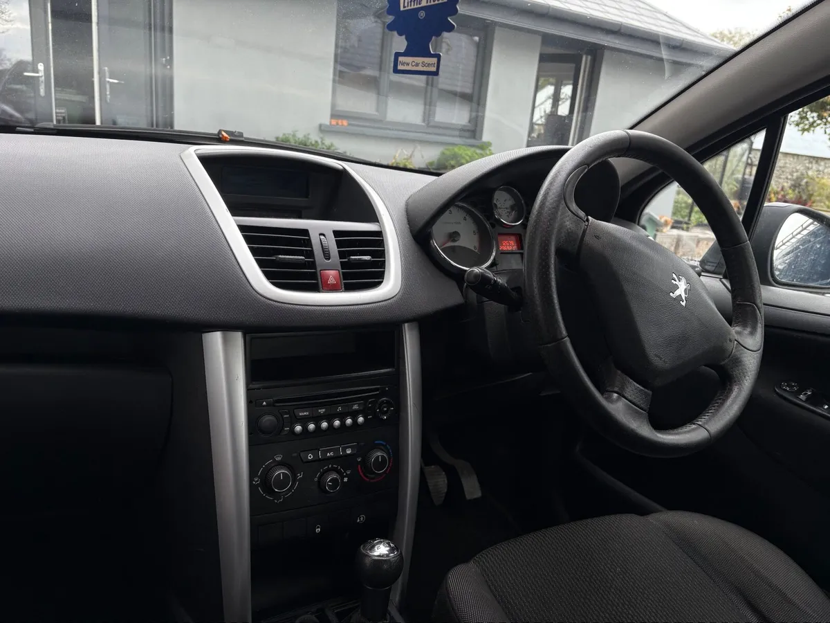 Peugeot 207 2012 - Image 2