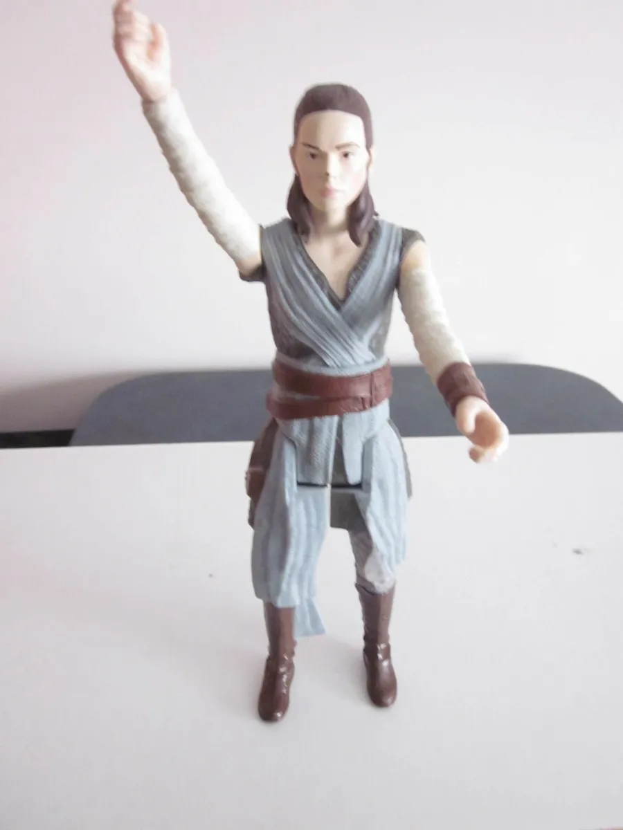 Hasbro Star Wars Rey  Action Figure 11" - Image 3