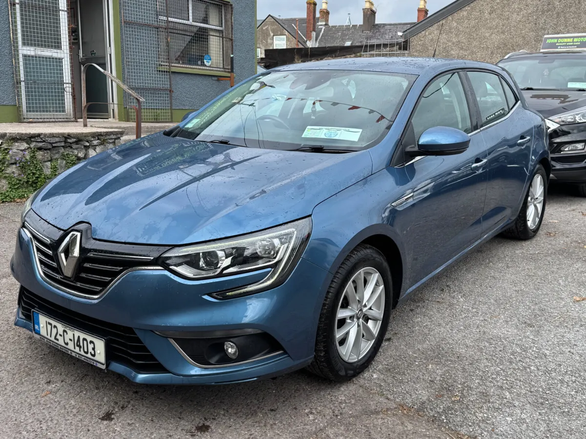 Renault Megane Low mileage - Image 2