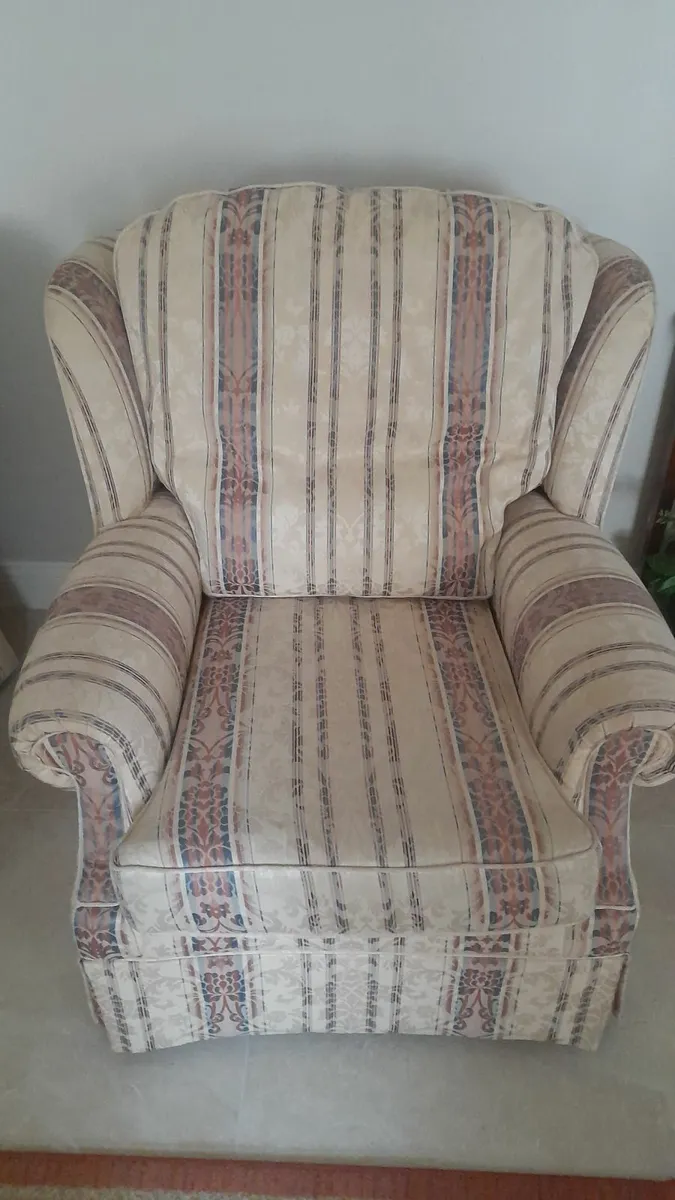 3 seater sofa and 2 armchairs - Image 3