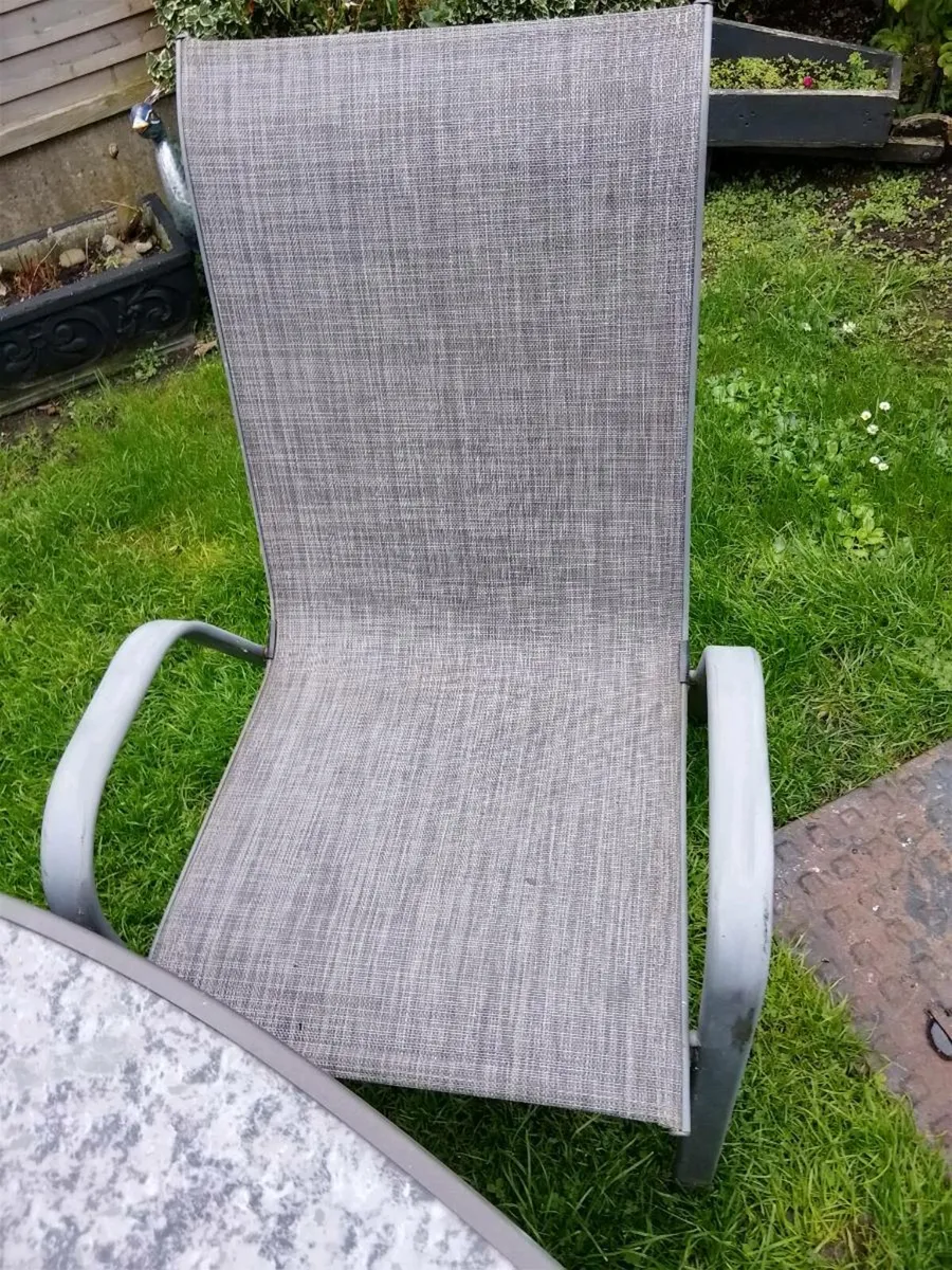 Garden table and chairs - Image 1