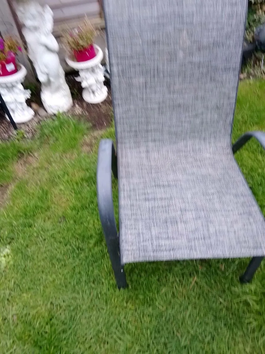 Garden table and chairs - Image 3