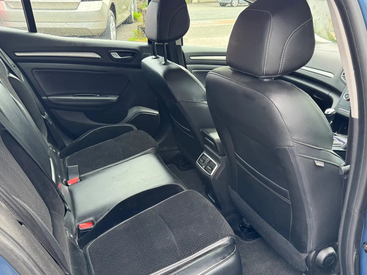 Renault Megane Low mileage - Image 3