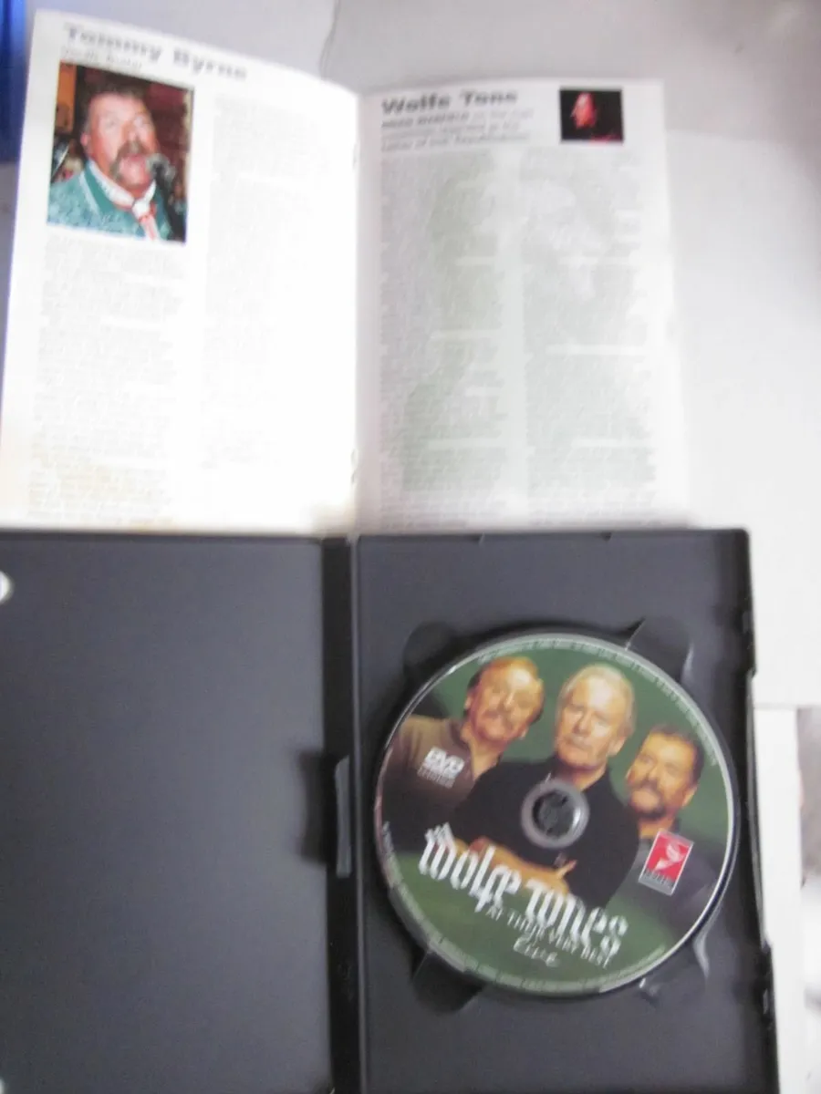 Wolf Tones At Their Very Best 40th Anniversary DVD - Image 4