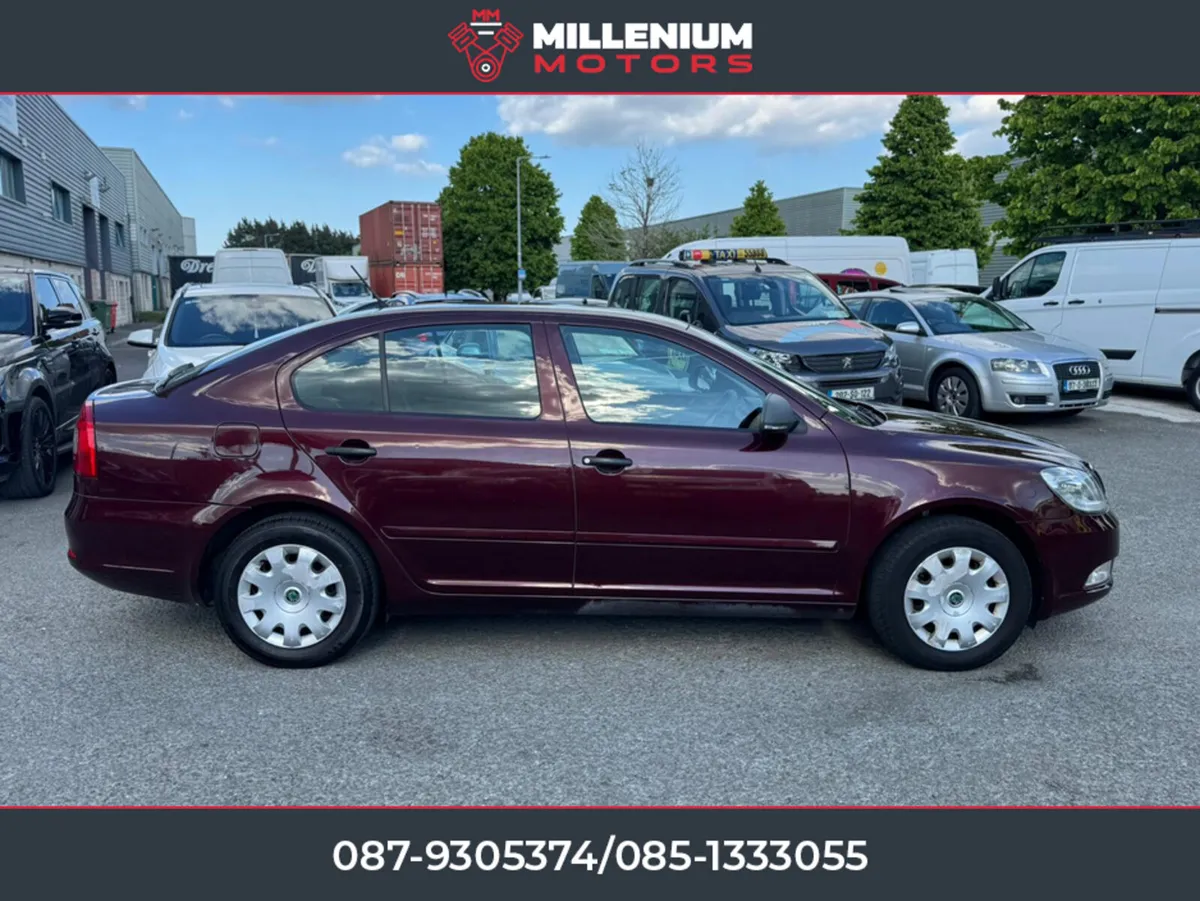 Skoda Octavia 2011 1.6 - Image 2
