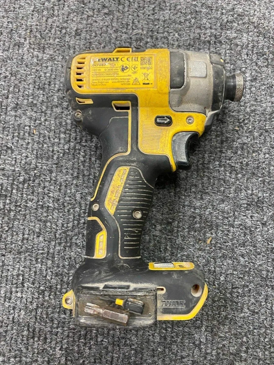 Dewalt DCF887 Impact Driver - Image 1