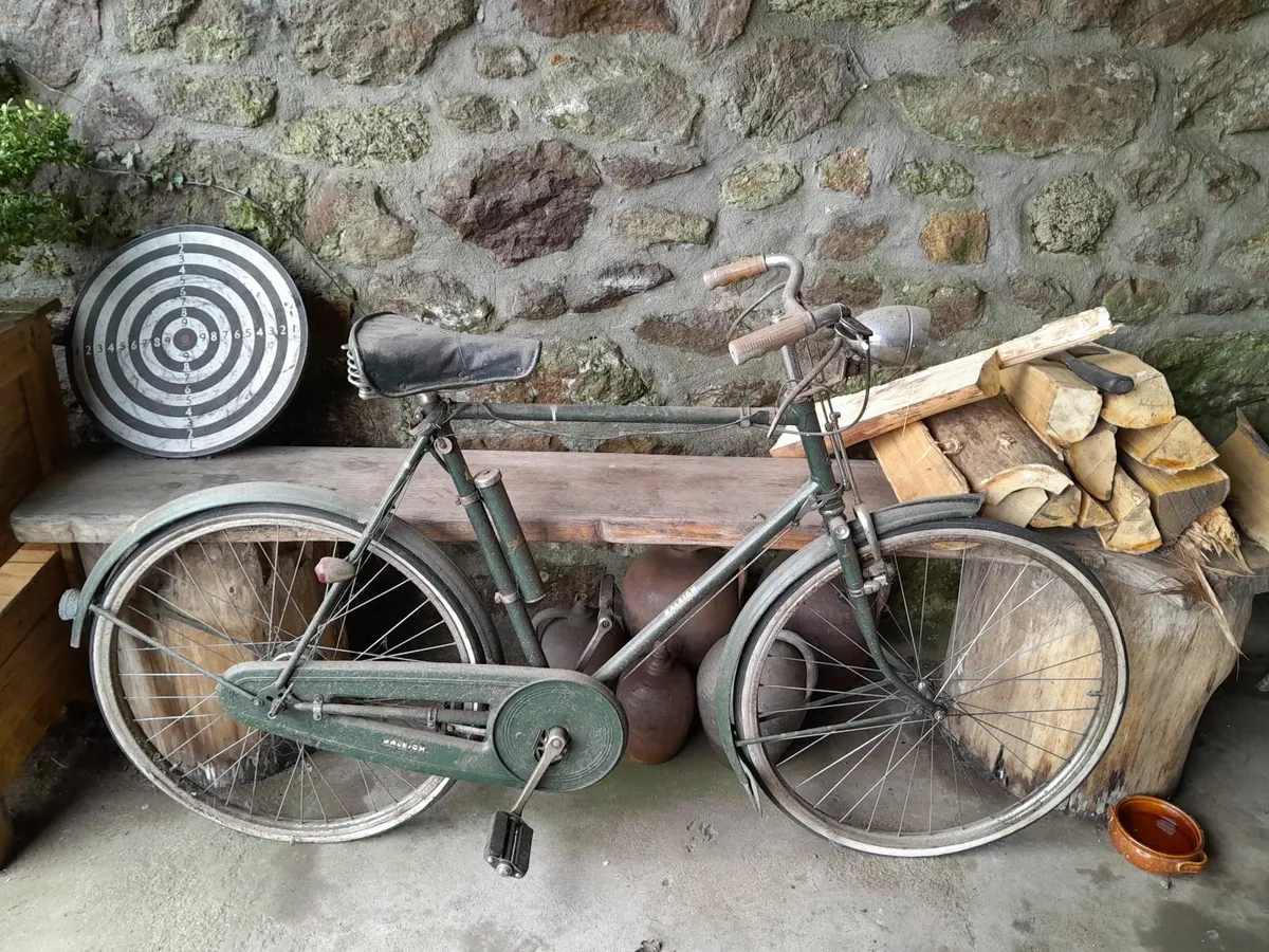 vintage Raleigh bike green - Image 3
