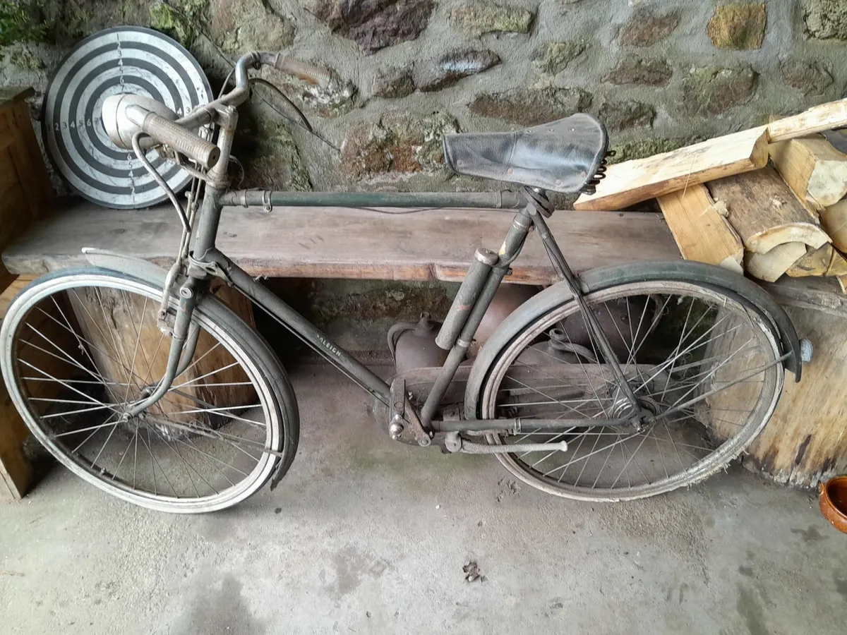 vintage Raleigh bike green - Image 4