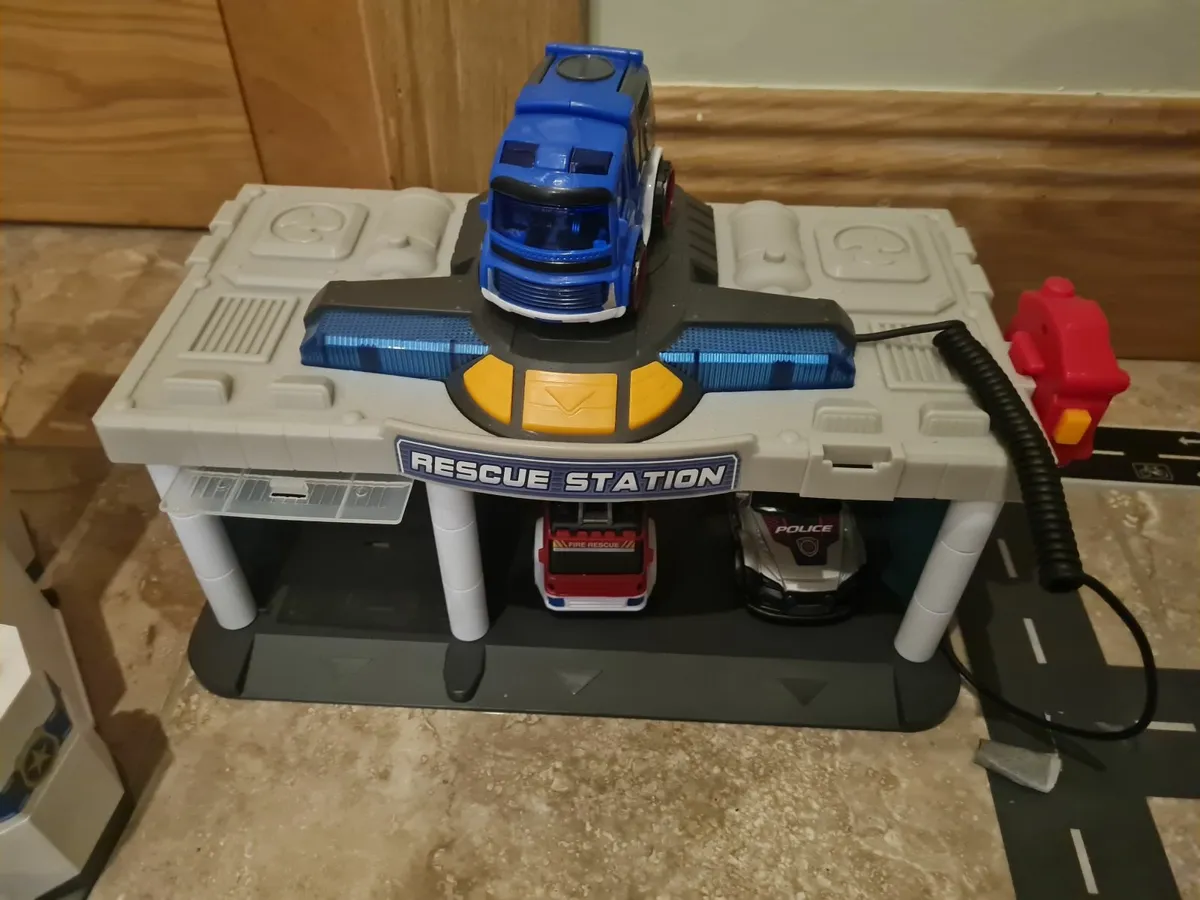 Toys - Image 2