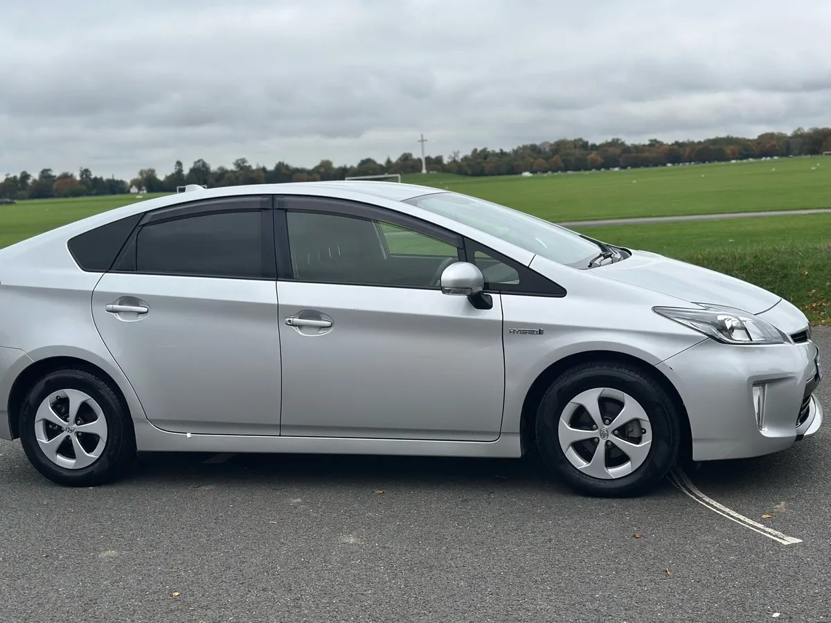 Toyota Prius - Image 4