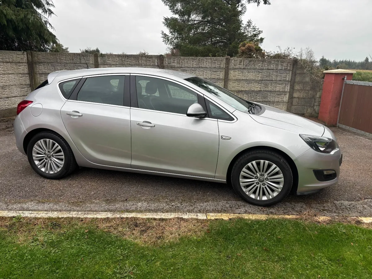 LOW MILEAGE Opel Astra 2015 1.6 diesel - Image 2