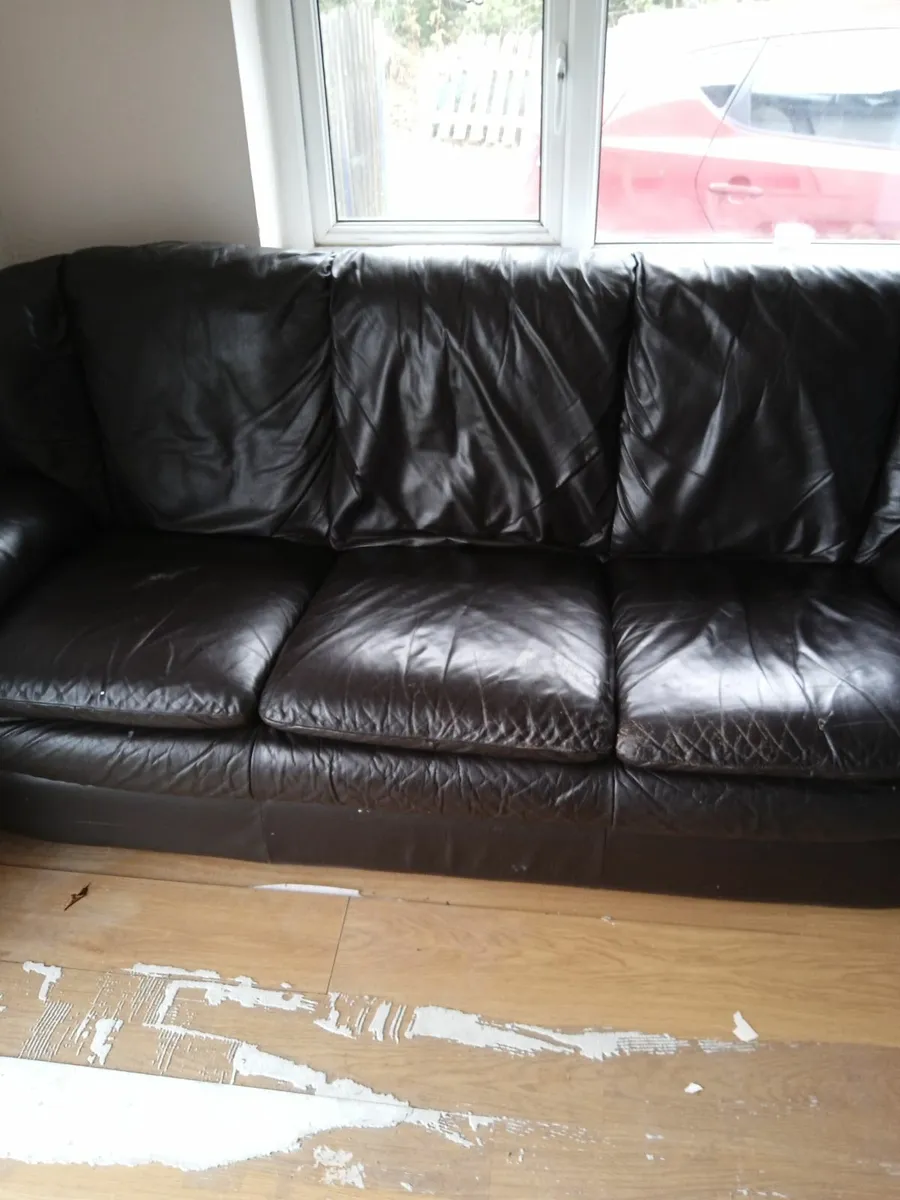 Couch - Image 2