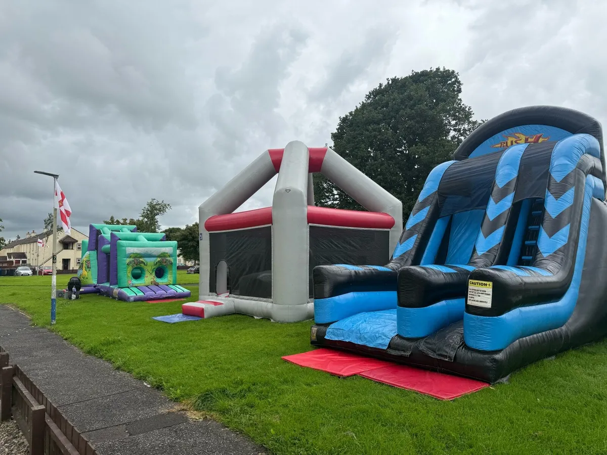 Bouncy castles - Image 1
